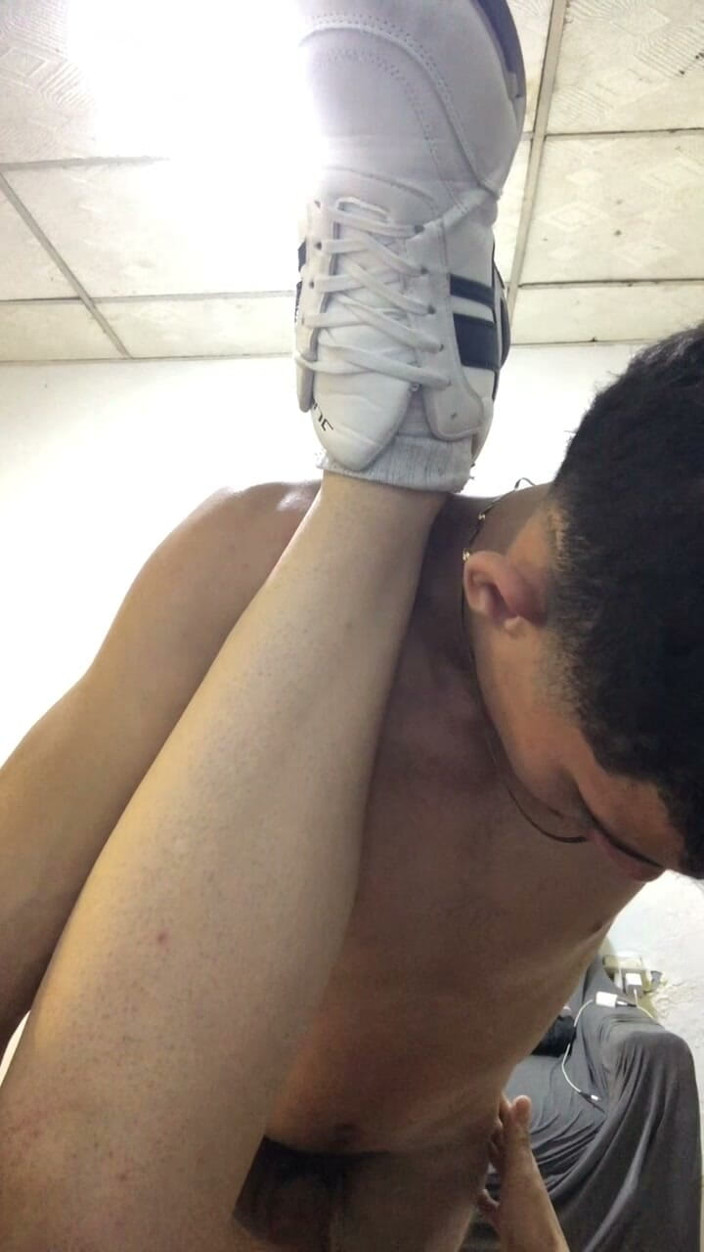 krisbadboy: Young woman records herself fucking her boss and becomes submissive.