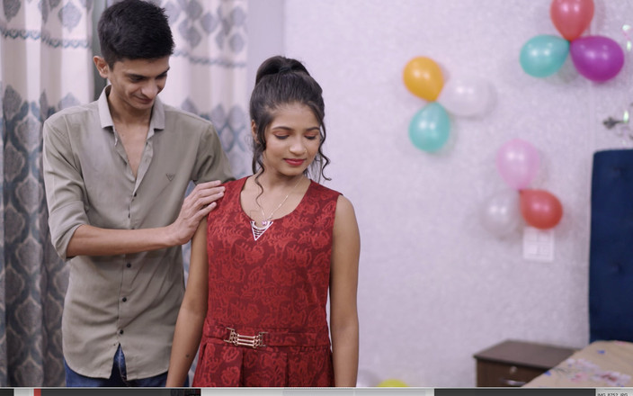 Triflicks: Bali Umar nieuwe ongecensureerde webserie mooi jong stel neukt hard