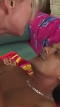 Hanya Pepek MILF ini boleh memuaskan seorang lelaki dan membuatkannya pancut di mukanya