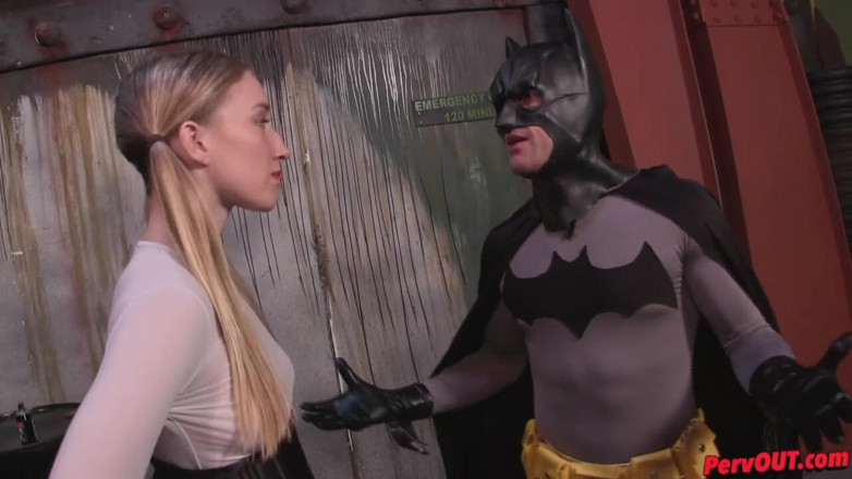 SweetFemdom: La troia fa svergognare batman