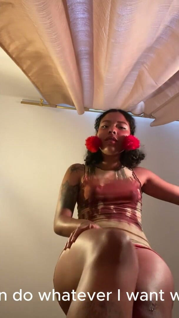 EvaGarcia: Giant Goddess Humiliates His Slave