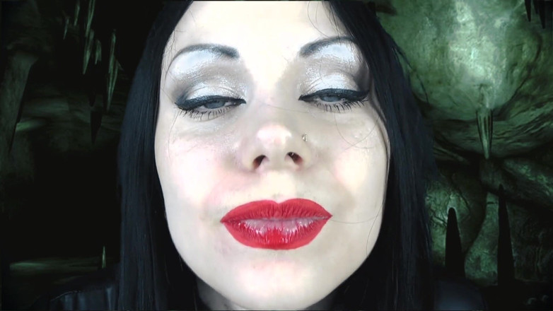 Goddess Misha Goldy: 거인이 친구를 어떻게 먹는지 설명하는 동안 자위하기 위해 만든 (JOI와 매우 잔인한 POV)