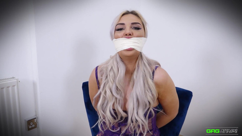 Gag Attack: Roxee - マイクロフォームテープ猿轡