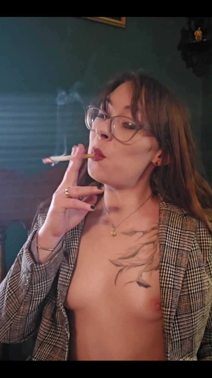 MistressThrope: Mam świetne oświetlenie i małe cycki