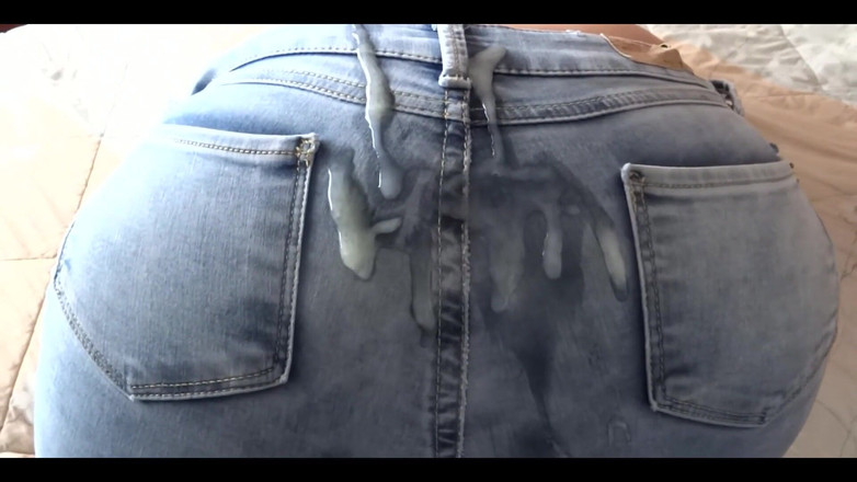 Ardientes69: Grande gozada na minha bunda com jeans, eu amo ter...