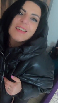 milfycalla dostaje dużo spermy na new Puffy Downjacket! 167