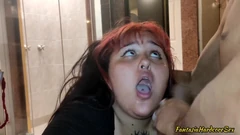Lotta con il cuscino con la mia vicina dopo venire scoperto su di lei