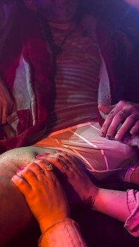 Nevlastní strýc honí a pomáhá dělat creampie kalhotky