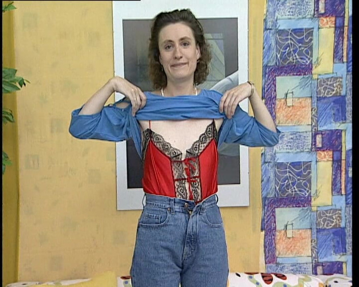 YOUR FIRST PORN: Luder sanja stopft beide loecher - si cewek nakal sanja kedua...