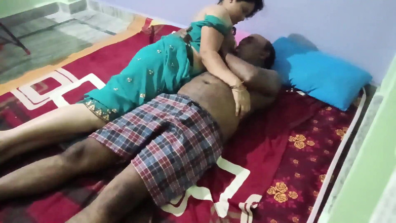 Sexy sindu: Bella moglie sexy indiana sedotta e scopata duramente da desi...