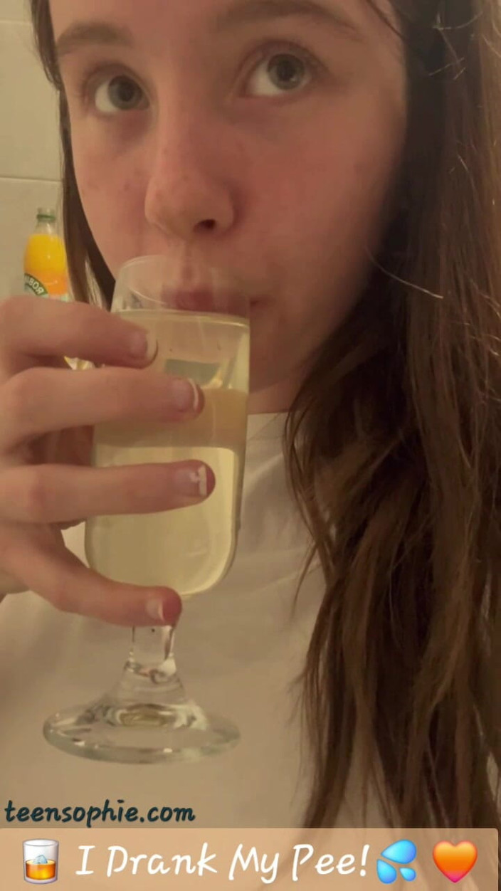 Teen Sophie: Saya menelan kencing saya!