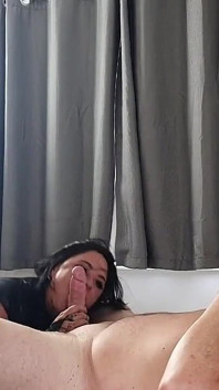 Selbstgedrehtes sextape fickt im neuen latexkleid teil 2