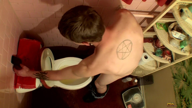 Piss Twinks: Giorni di ragazzi etero che piscino