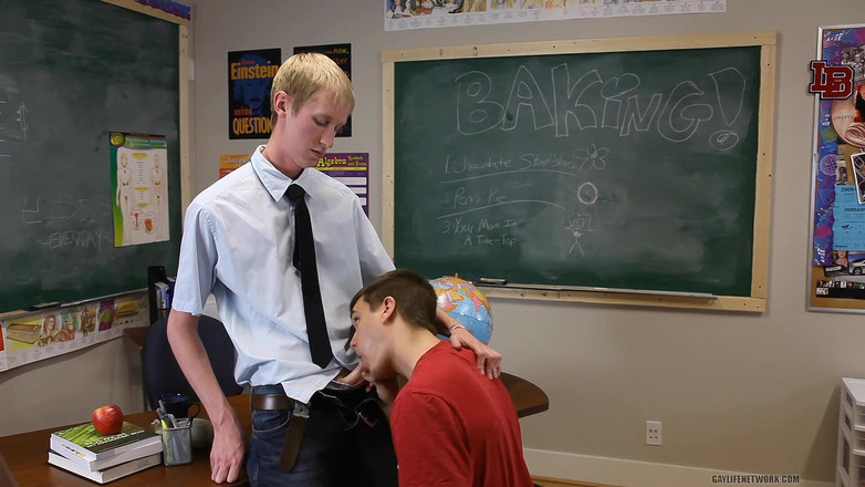 Teach Twinks: Maestra quiere esa polla gemela dentro de él