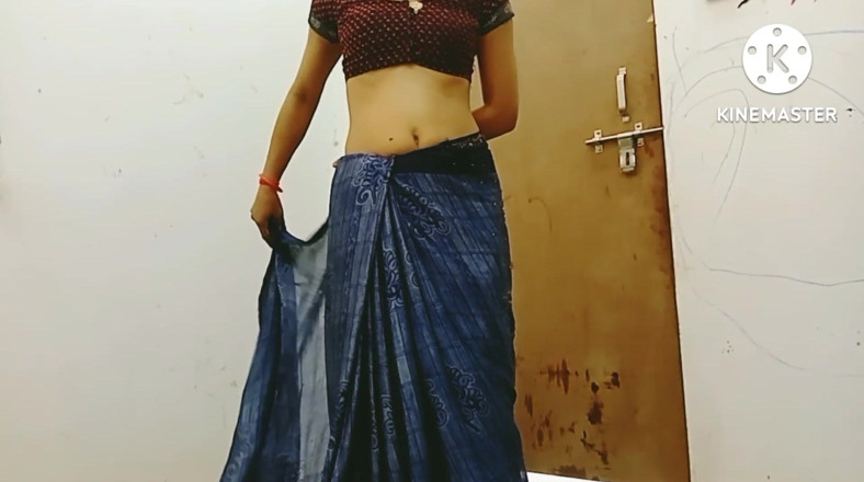 Ankurpriya000: Kakak ipar India dengan kain seragam melucuti pakaian dan memeknya...