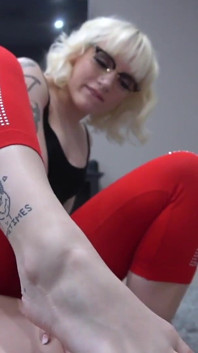 18 Year Old Naomi Nash Seducing a Man - Sweetfemdom