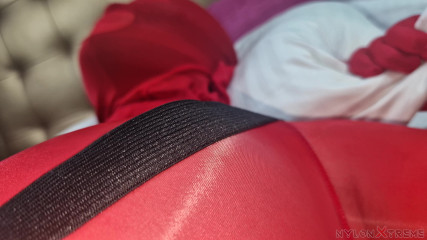Nylon Xtreme: पीओवी ऐलेना क्लार्क एनकेसमेंट नायलॉन सेक्स