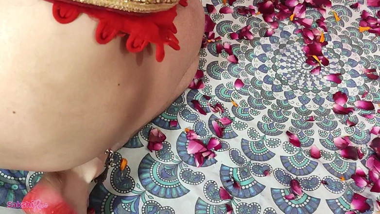 sakshi_raniii: Hot Bride Make Honeymoon Best! She Was Nude on Rose...