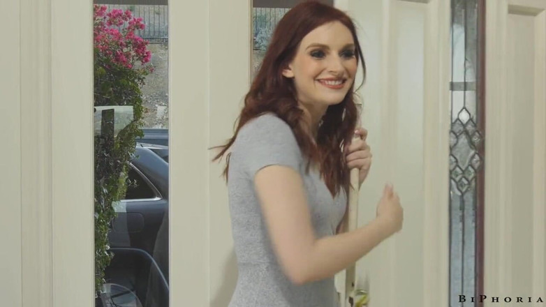 Bi Phoria: Biphoria - roșcată sexy Maya Kendrick forată de frații vitrege