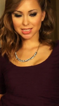 Riley Reid yang miang memberikan dirinya orgasme panas