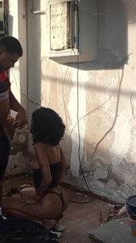 Un maçon baise la femme du patron