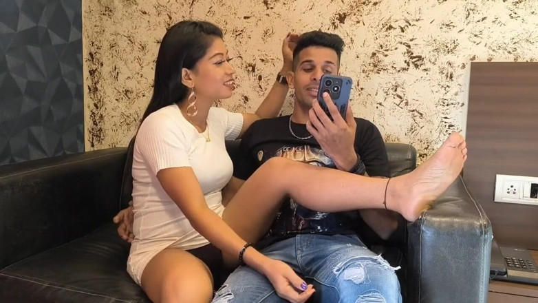 NonstopNight8: Kawan menelefon kawannya dan memanggil awek panas di hotel dan...