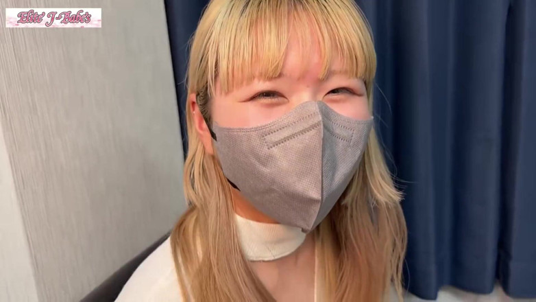 Asian happy ending: Unschuldiger Charme und sanfte Überredung offenbaren intensive Chemie, während sich immer...