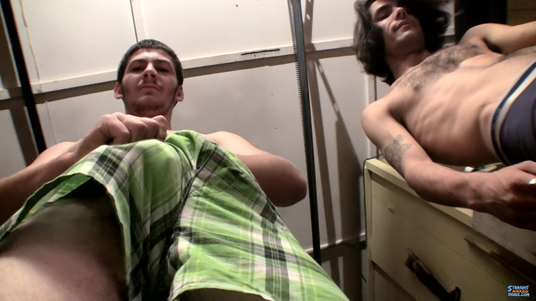 Straight naked thugs: Прямий приятель відіб'ється