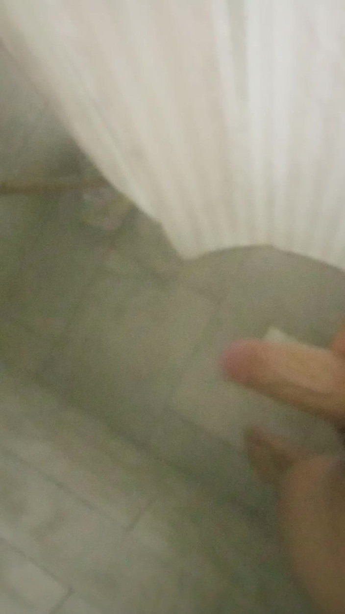 Banana split: Shower Touching Me