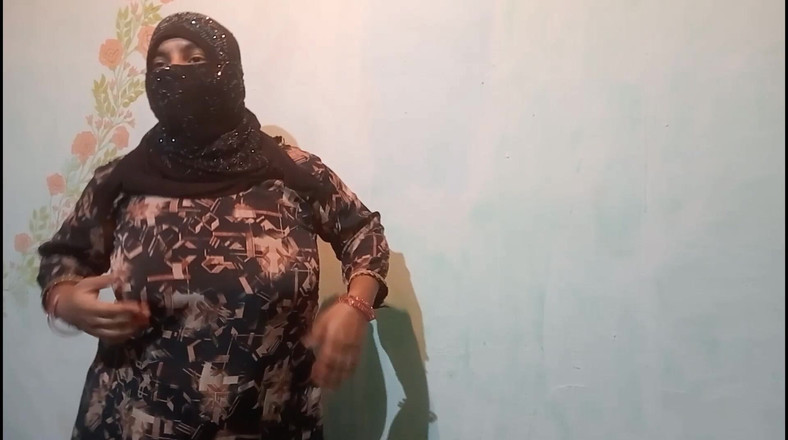 Gulaab: Бхабхі танцює і займається сексом для коханців