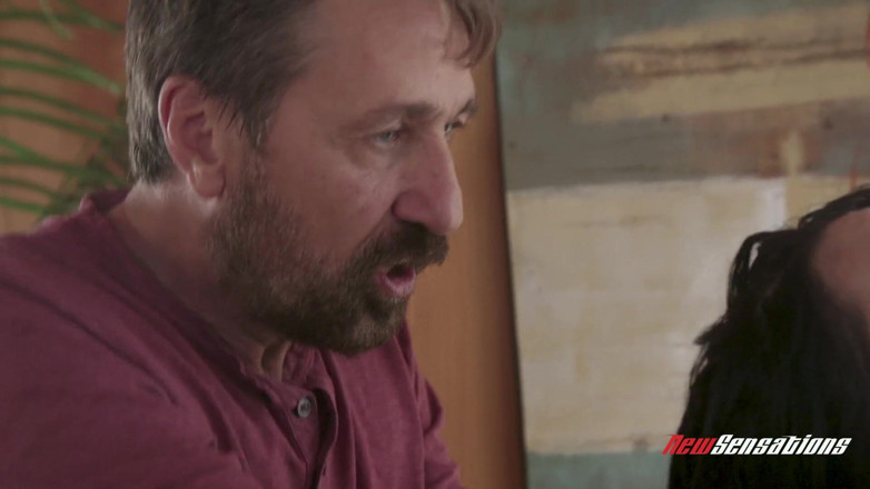 New Sensations: Mandy dikendalikan pantat berairnya