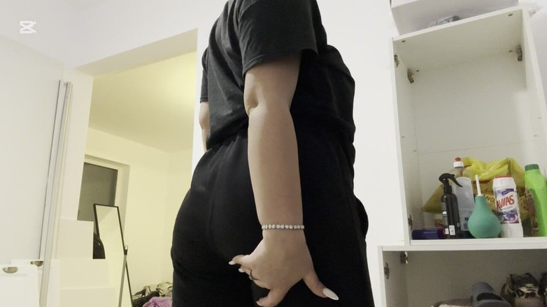 NipsAndStrips: Xì hơi tại tiền thuê nhà mới của tôi