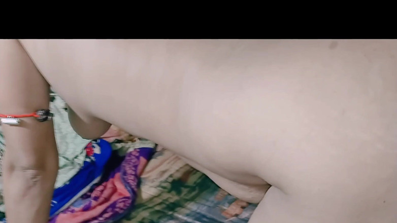 NituRandi94: Hintli üvey anne ve üvey oğlu tam sikişiyor Hintçe ses