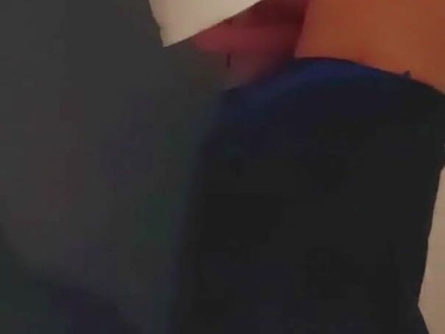 Young Gay on His Fifth Day at the Gym Opens His Ass in the Bathroom (Nino boy)
