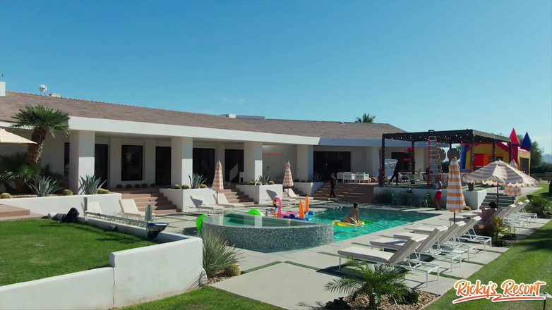 Ricky's Resort: Connie Perignon bölüm