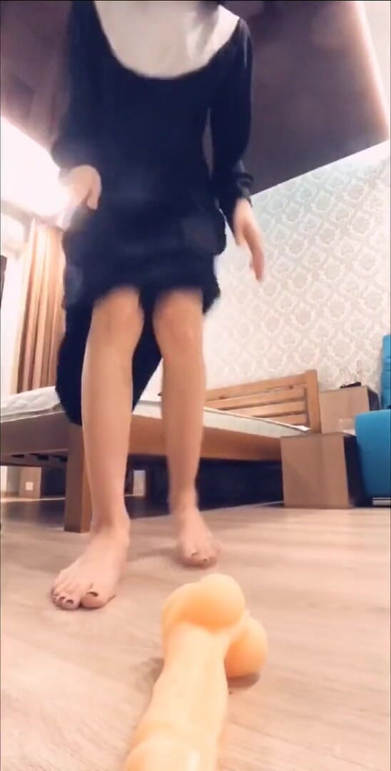 Alice Shea: 私は私の美しい猫で私の大きなおもちゃで遊ぶ