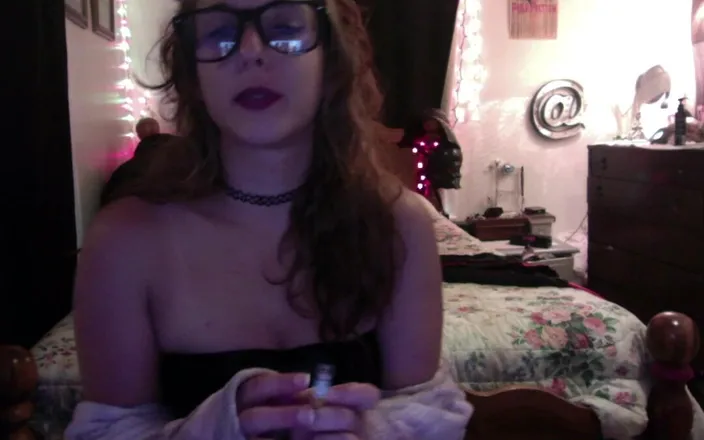 Alli Anderson: Cute Bored Smoking