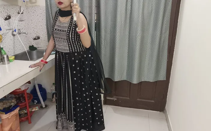 Saarabhabhi6: Sutla Bhai Bhaiya Choro Na Koi Dekhlega in Kitchen in...