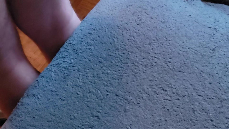 TikTokCock: Rakaman dekat zakar kecil dan telur besar