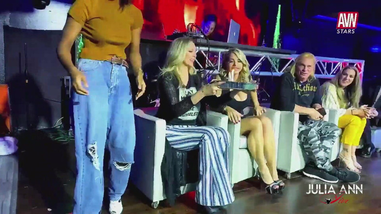 Julia Ann: My Avn Roast Finale!