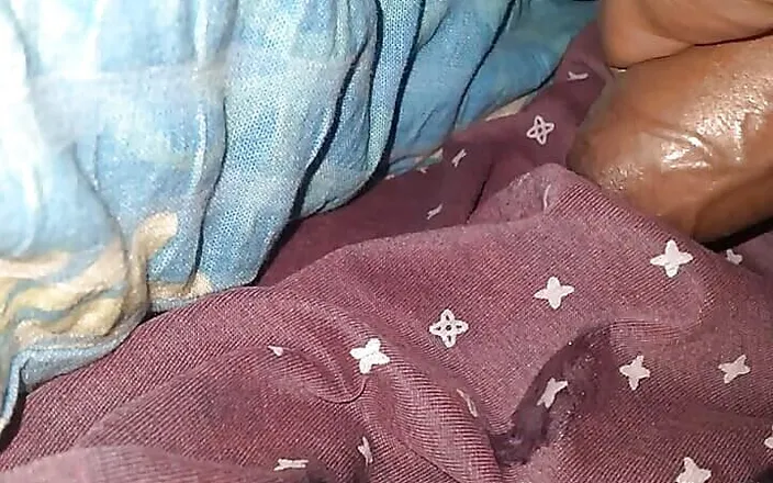 Hottypussy18: Masturbation on My Stepsister's T Shirt