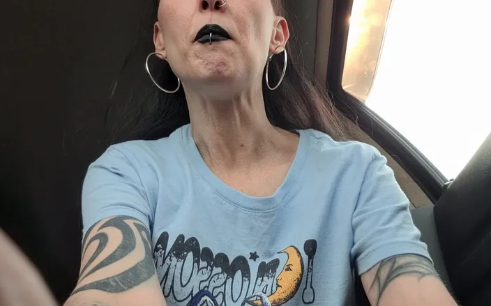 PandoraSG: Public Mukbang - Tacos in My Car