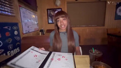 Fijii pornbox: रंडी कुत्ते शैली में चुदाई के बाद कमसिन को रैंडम प्रशंसक द्वारा बड़ा काला लंड मिलता है