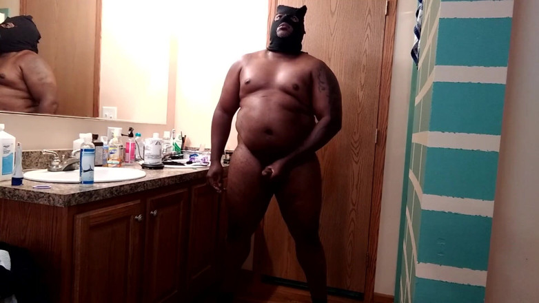 Xxxshowxl: Having some in my neighbors bathroom fun