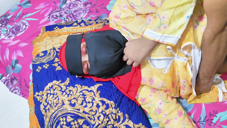 BD_X_HUB: Aku ngentot adik tiriku habis-habisan di rumah kosong.
