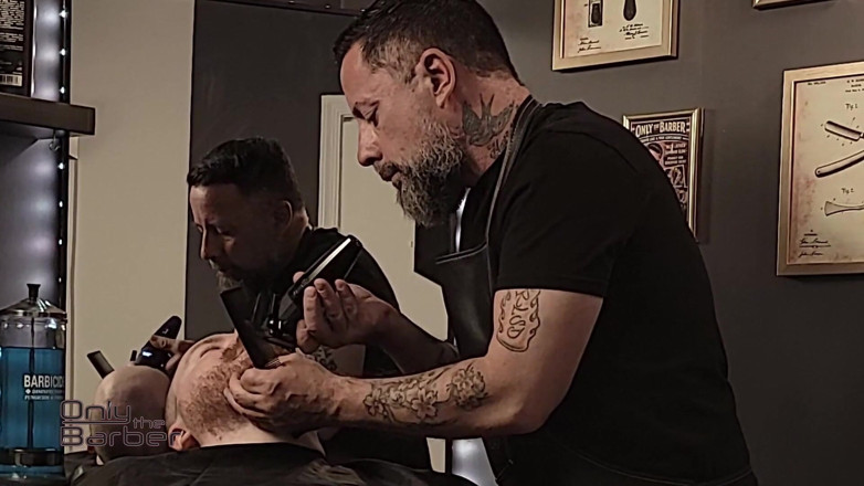Wallace Accelron: Tukang gunting kotor memberikan beruang lebih daripada sekadar potong rambut!