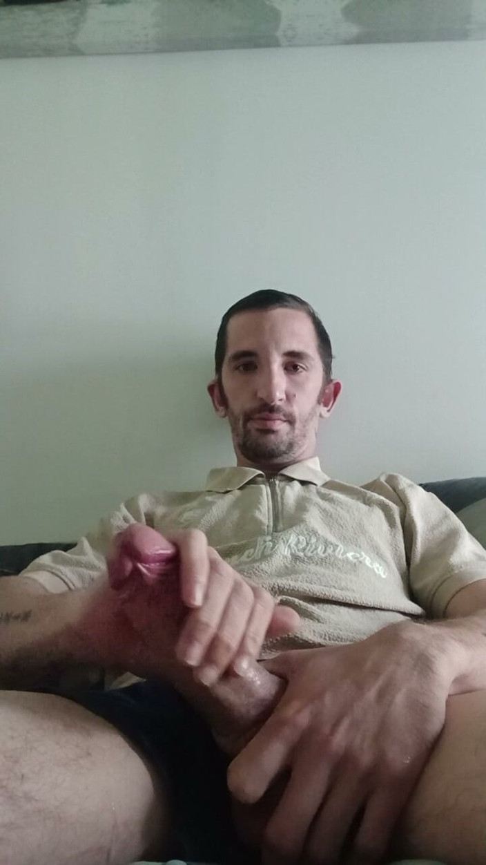 Alexis bondoux: Huge of a Young Guy with His Big Cumshot