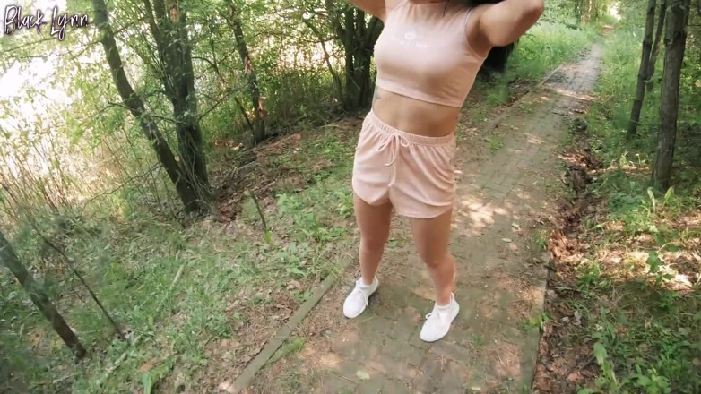 YSP Studio: Unexpected Blowjob the Middle of the Park - Surprise Cum in...