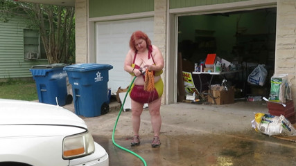 BBW nurse Vicki adventures with friends: Myčka aut dovnitř a ven z mého železného muže bikiny nastavená část 2...