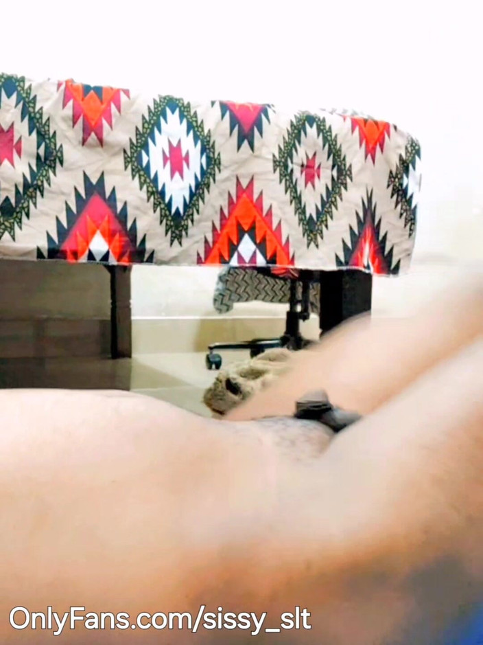 Sissy Bisexual: Kleinster schwanz aller zeiten, sissy zeigt ihr talent vor der...